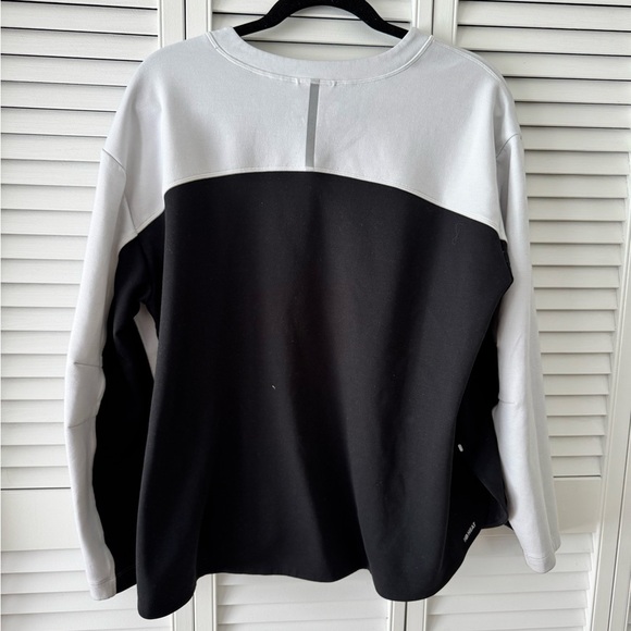 New Balance Pullover - Picture 2 of 4
